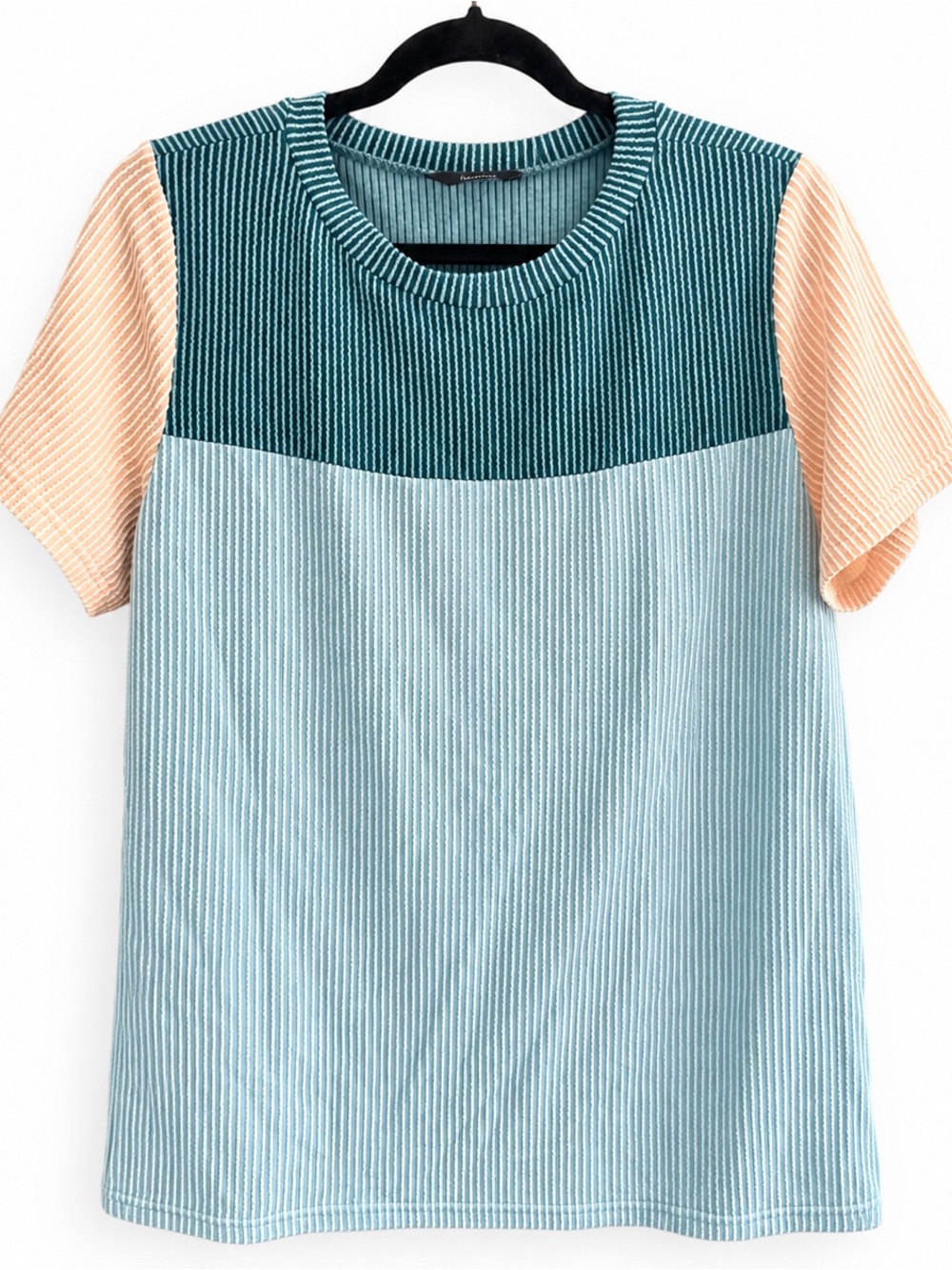 Amazon Colorblock Textured Short Sleeve Top Never Worn.  Size L